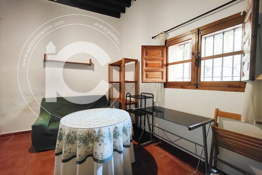 Estudio junto a la Catedral de Granada