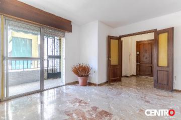 Piso en granada don garaje y terrazas